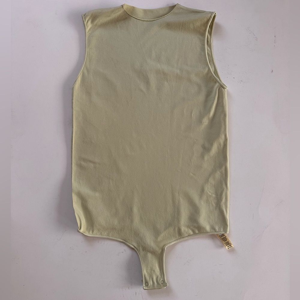 SKIMS Essential Sleeveless Crewneck Thong Bodysuit